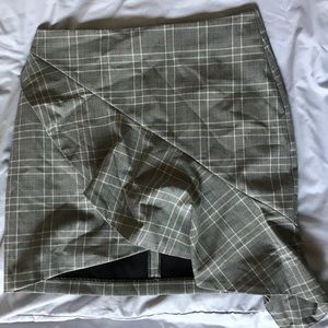 Pencil skirt with Ruffles